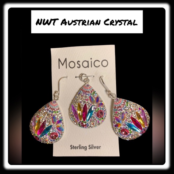 Mosaico Jewelry - NWT Mosaico Austrian Crystal pendant necklace & earrings 💕💕 new line! 💕💕
